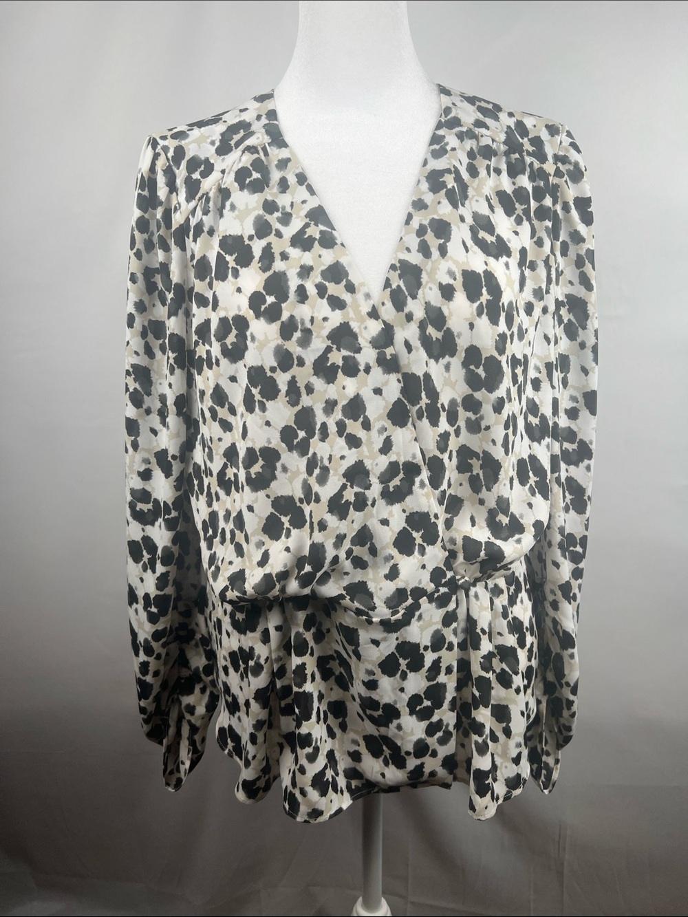Cabi Rosette Leopard Faux Wrap Blouse M Neutral Mob Wife Aesthetic Peplum Top